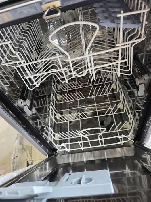 Продам посудомийку Hotpoint-Ariston   CIS LI 420  в  гарному  стані