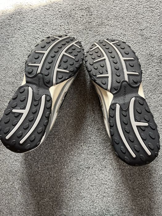 New Balance 204L