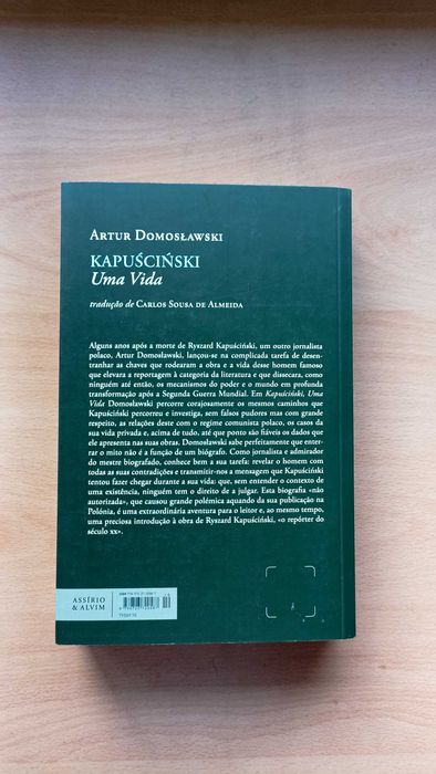 Livro "Kapuscinski: Uma Vida" de Artur Domoslawski
