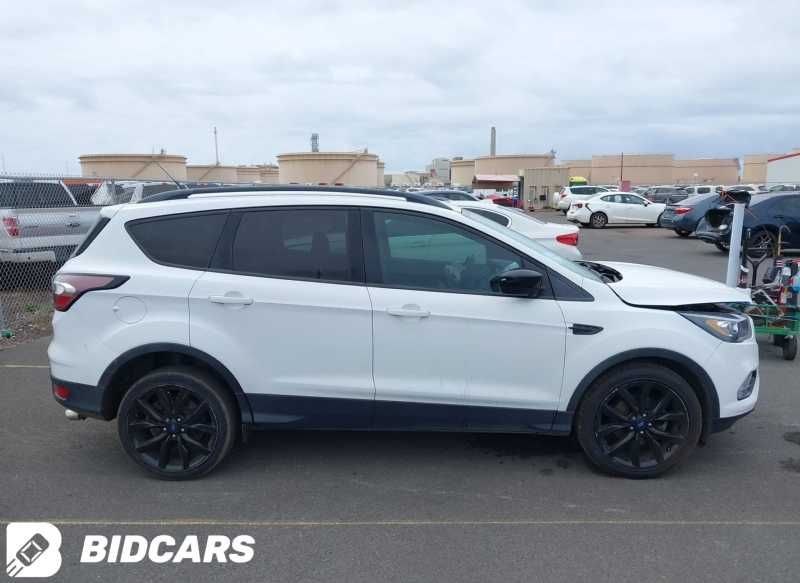 Разборка Ford Escape ШРОТ - ДВС АКПП капот дверь ляда фара бампер