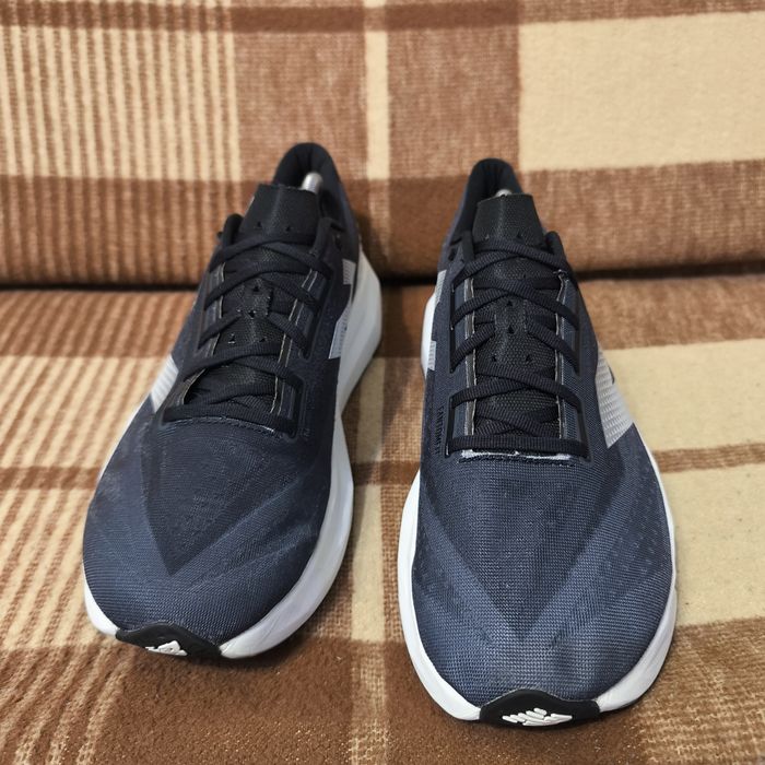Чоловічі кросівки New Balance FuelCell Rebel v4
