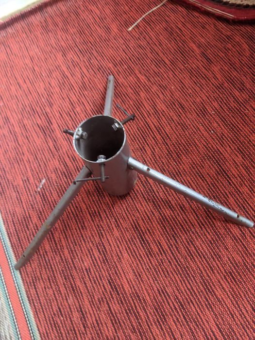 Продаю подставку для сосны/ели