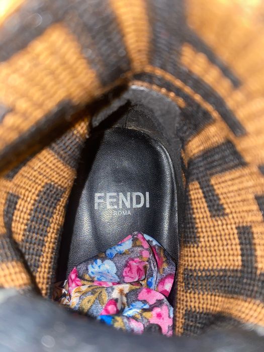 Botki skórzane marki Fendi