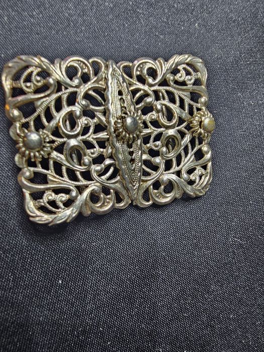 Уникальное колье с кубическим цирконием на шнурке