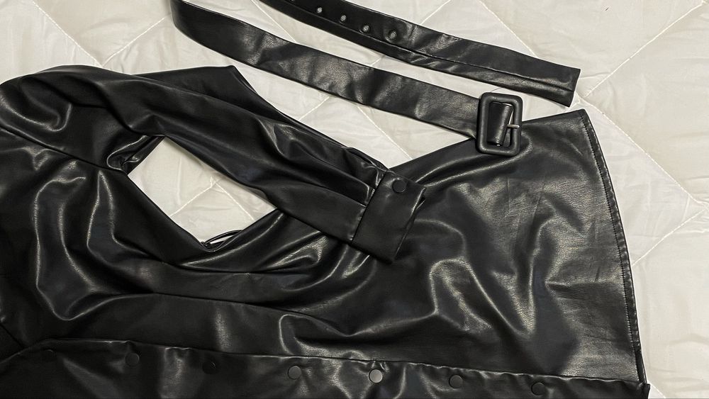 Сукня утеплена з екошкіри чорна defacto