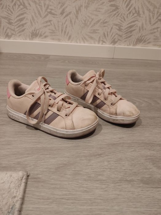 Sapatilhas criança da adidas tamanho 33