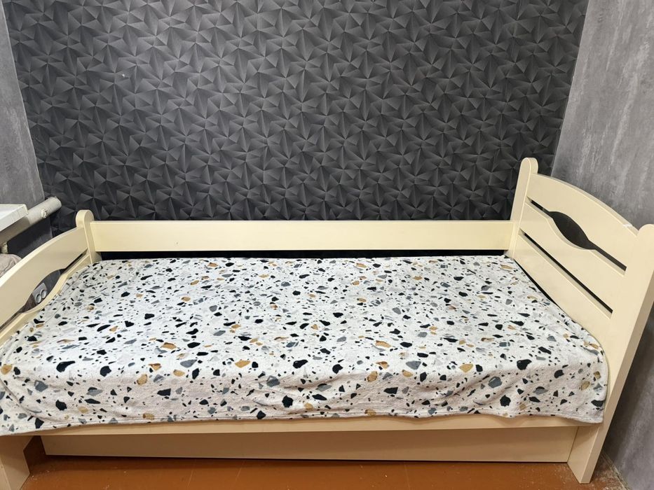 Кровать односпальная