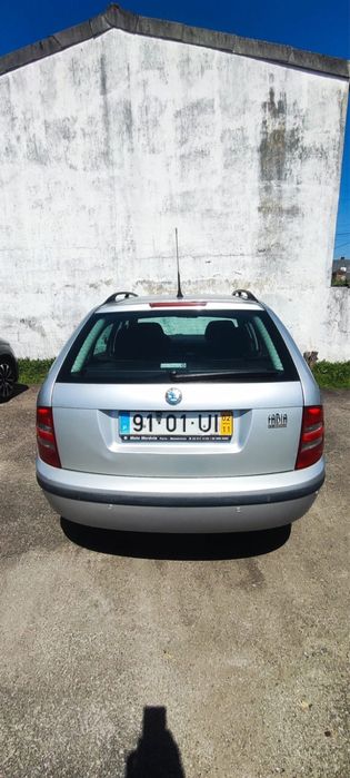 Skoda Fabia 1.4 16V | 178.000 km | Ecrã Android + Câmara | Revisão Feita