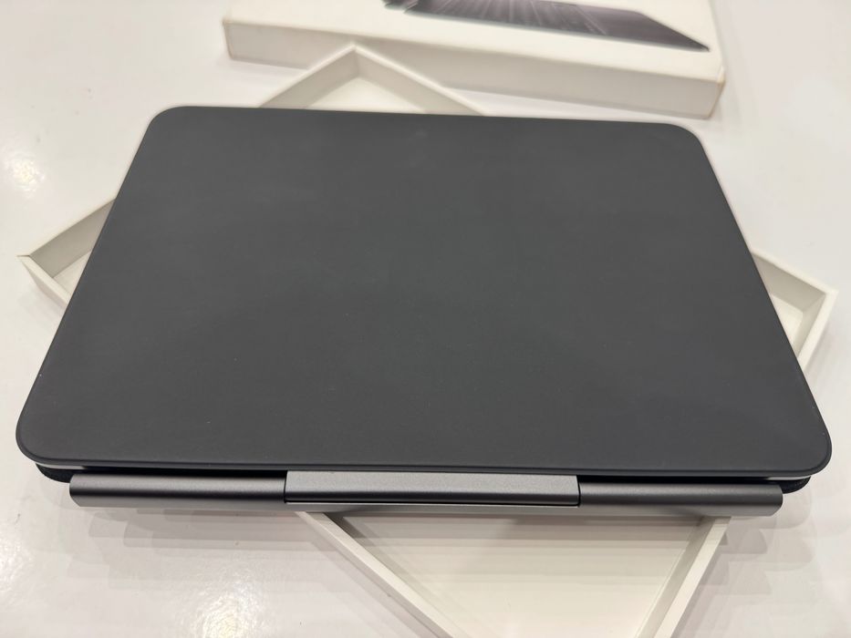 Клавіатура для iPad Apple Magic Keyboard для iPad Pro 11" M4 MWR23LL