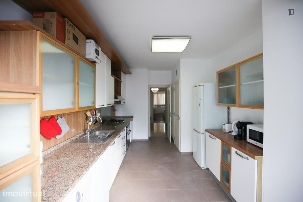 Quarto - localizado em Olaias Lisbon
