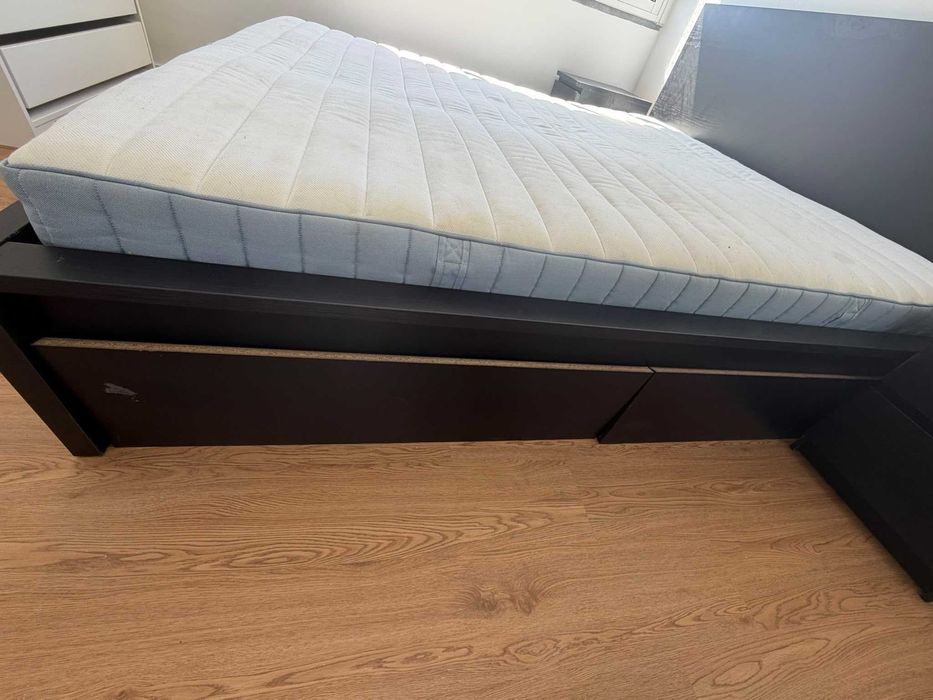 Cama de Casal colchao e mesas de cabeceira