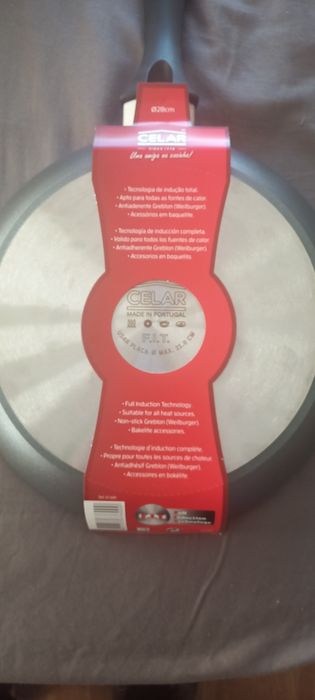 Frigideira de alumínio antiaderente  28 cm