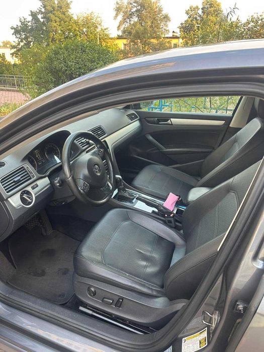 Продається Volkswagen Passat 2012 року