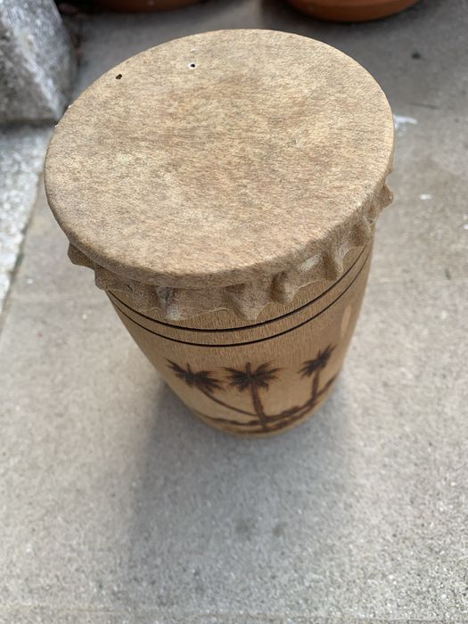 Tambor cubano pequeno