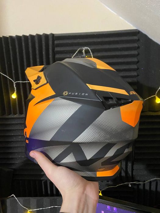 Продам ендуро шолом з окулярами