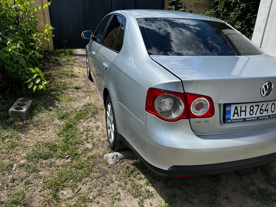 Volkswagen Jetta V