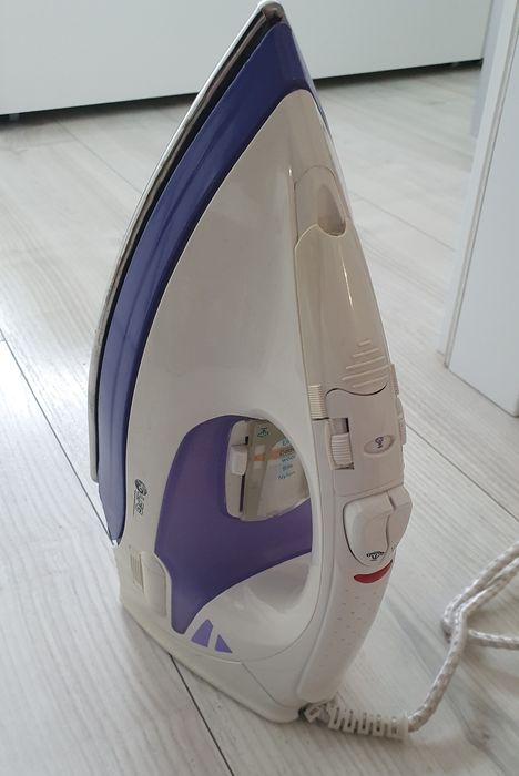 Żelazko LFG LF-8200