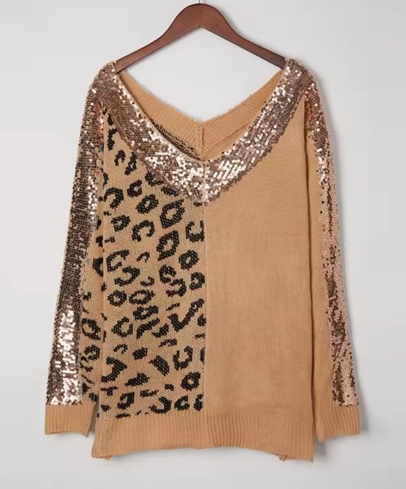 Elegancki sweter w panterkę z cekinami.