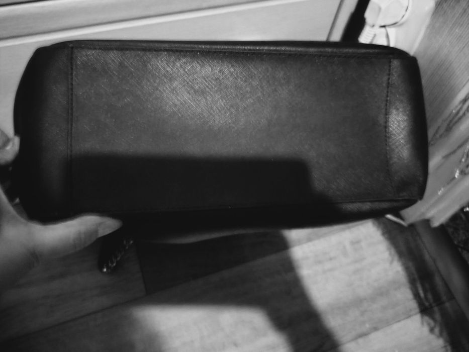 Torebka DKNY skórzana