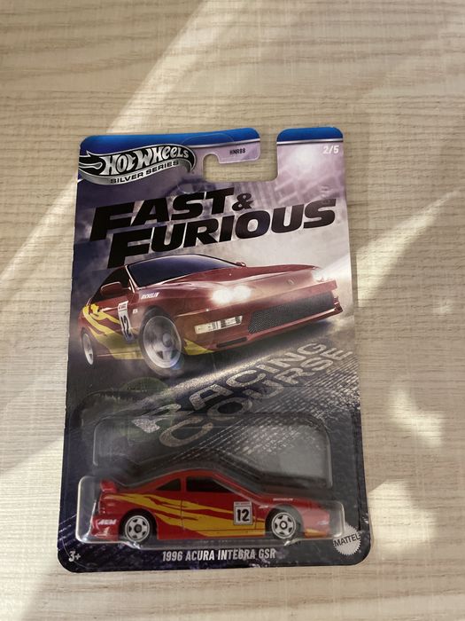 4 Hot wheels 2 z seri szybcy i wsciekli 1 z serii bmw