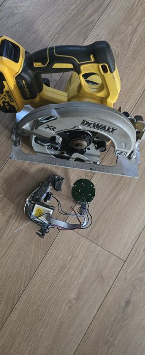 Sterownik pìły Dewalt Dcs 570