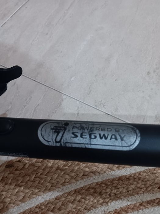 Trotinete eletrica como nova   vendo por 170 euros na loja custa 300eu