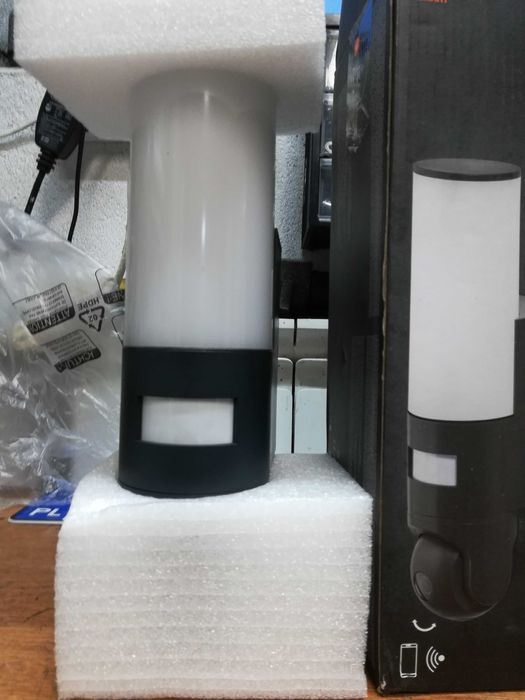 Kinkiet ogrodowy Ledvance  LED 16 W z kamerą i ruchomą głowicą. Nowy