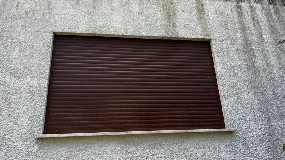 Conjunto de Estores de Janela Castanhos