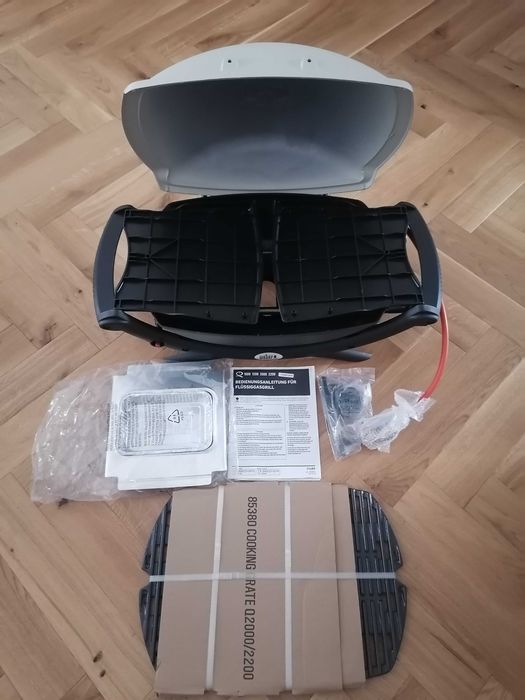 Grill gazowy Weber Q2000 Titanium przenośny turystyczny 3.52kW