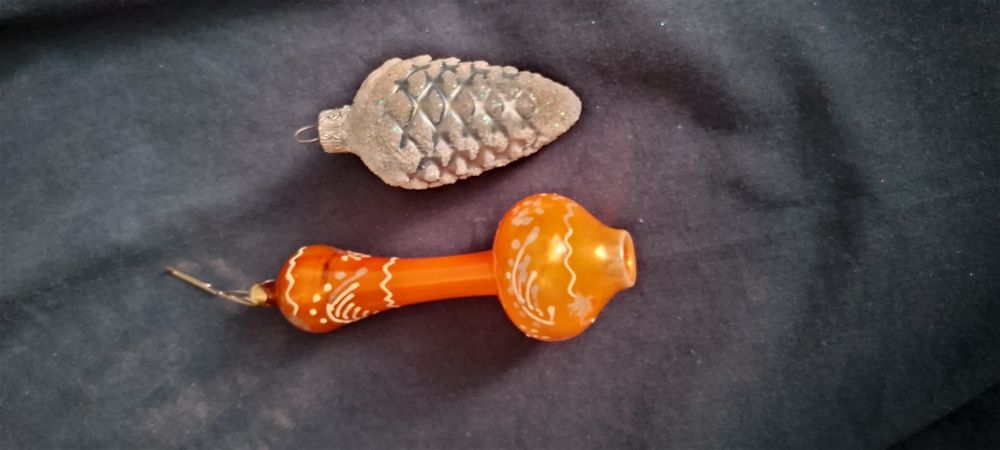 Новорічні іграшки