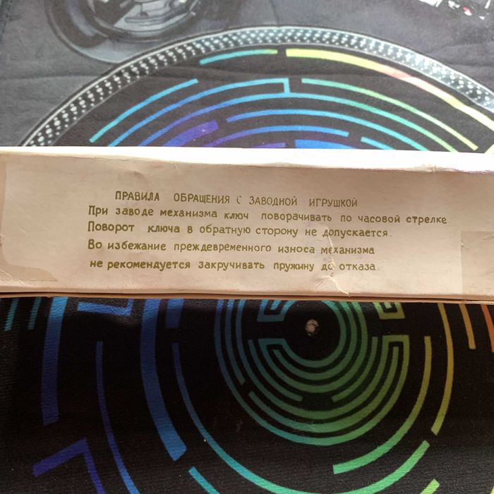 Заводний паровозик СРСР з ключем, у рідній коробці