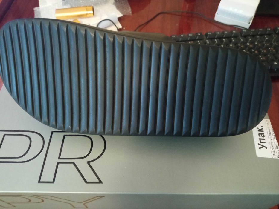 Нові чоловічі шкіряні шльопанці / слайдери PRPY (Розмір 41)