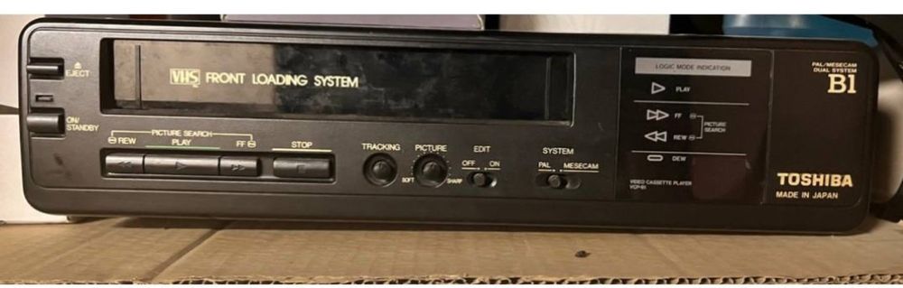 Відеоплеєр (відеомагнітофон) Toshiba VCP-B1 — PAL/SECAM, Японія