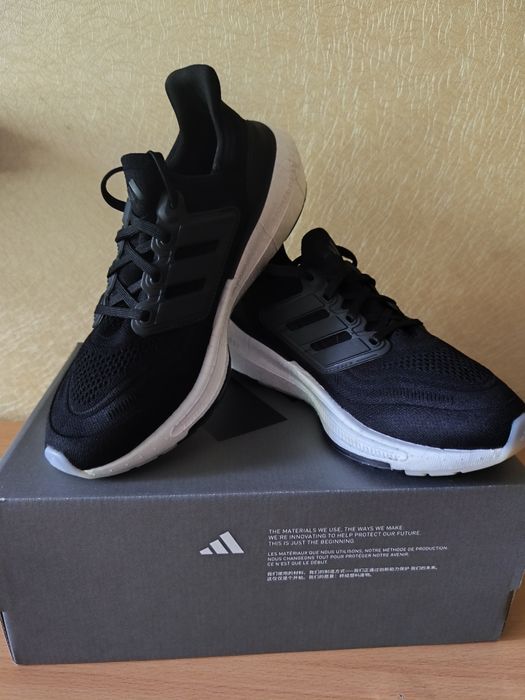 Кросівки Adidas Ultraboost light