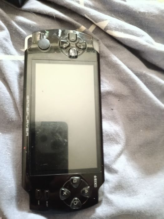 Продам игровyю консоль gameplayer