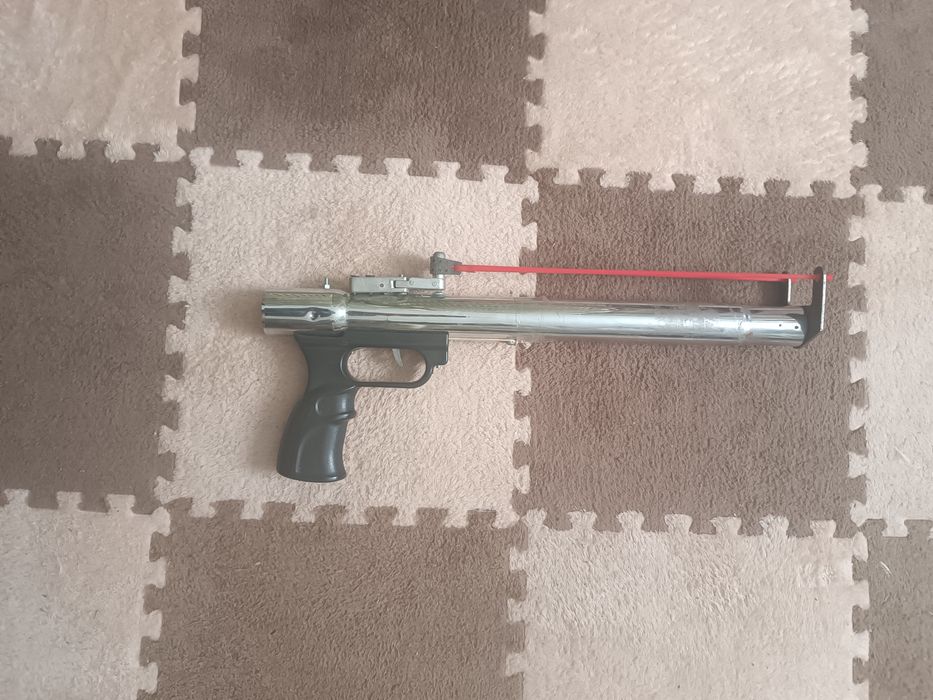Пистолет - рогатка.