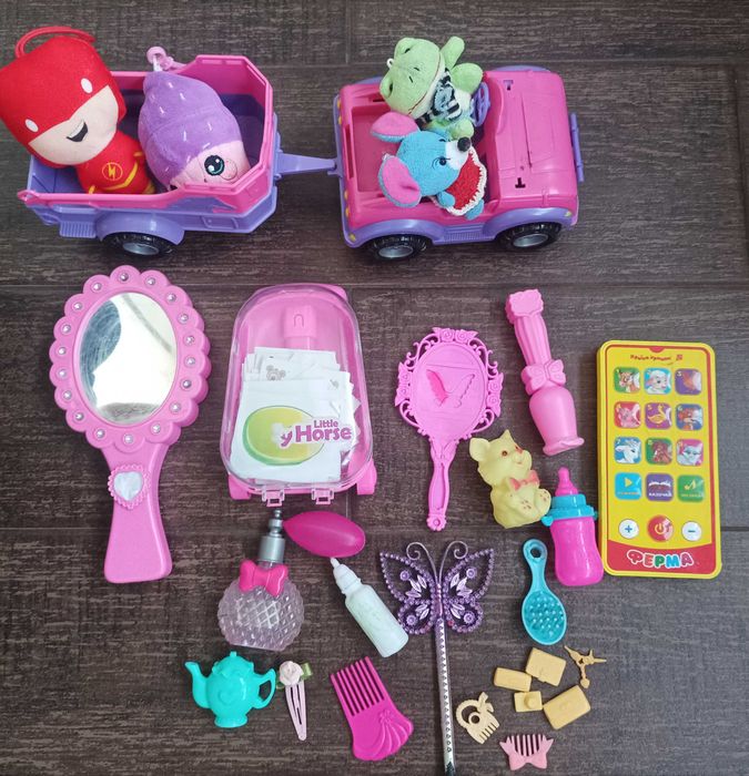 Ляльки та аксесуари