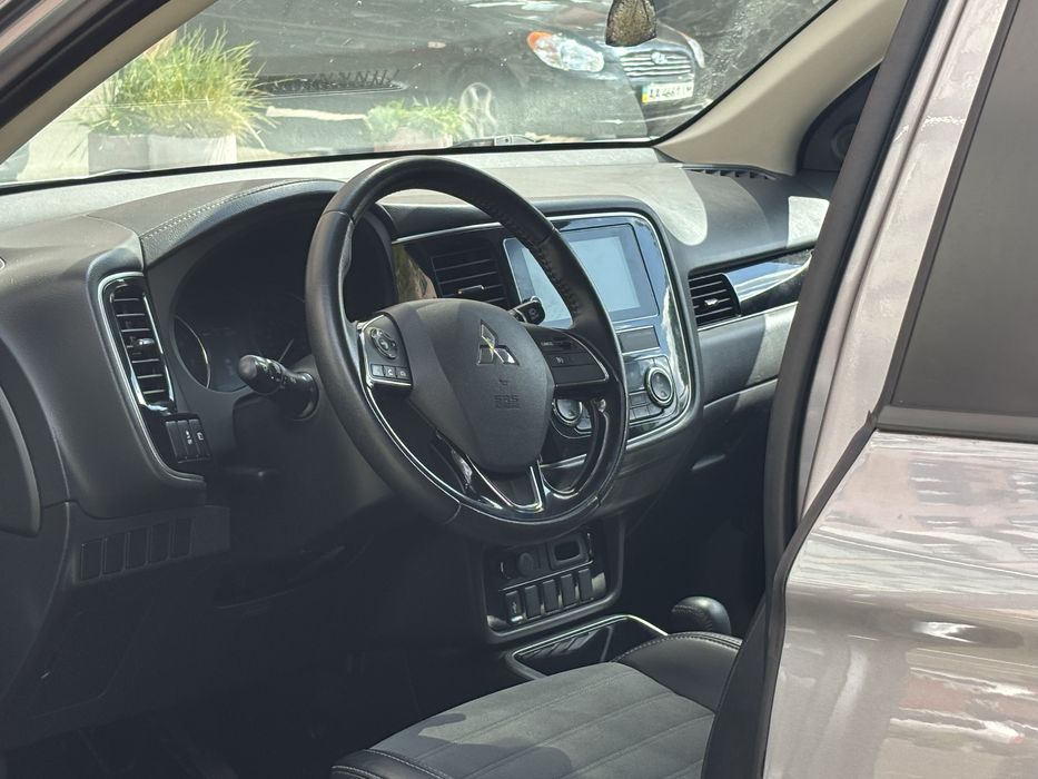 Mitsubishi Outlander 2019