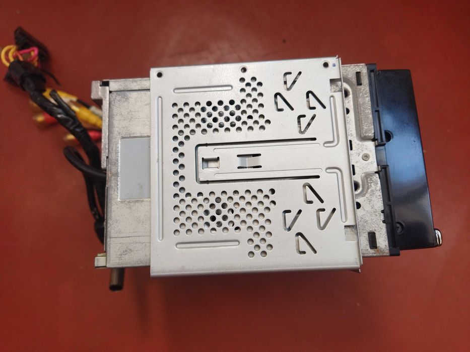 Автомагнитола 2-DIN Alpine IVA-W200Ri.