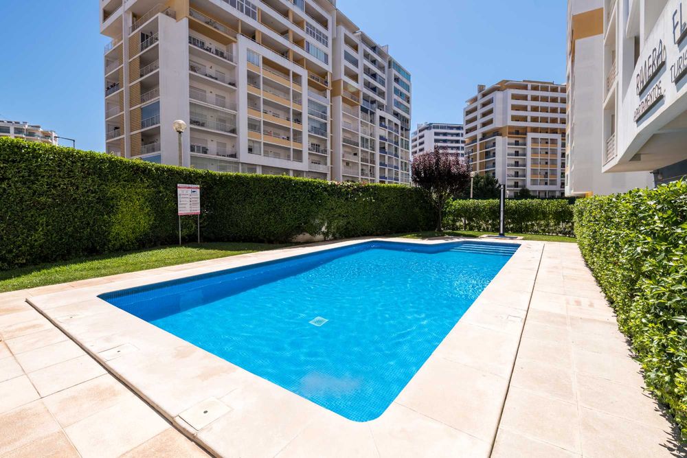 Apt T0 c/ AC, Piscina, Roupas, WIFI, TV Cabo, próx. Praia da Rocha