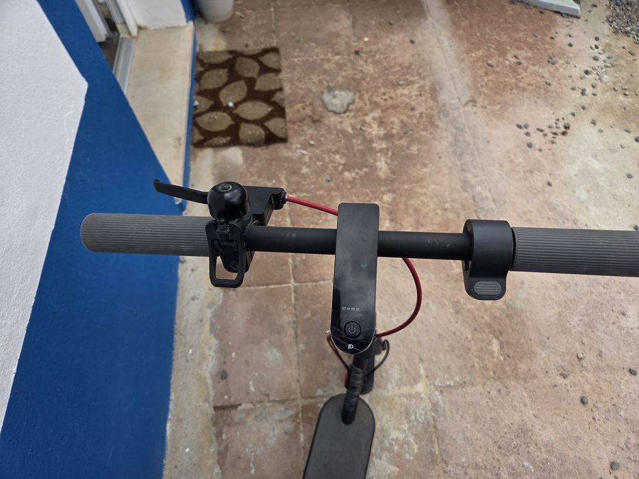 Trotinete Elétrica Xiaomi Scooter 4 + Capacete