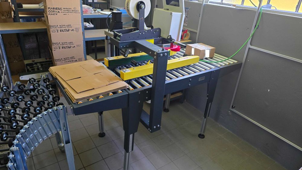 2 Maquina Automática Industrial de fechar caixas cartão Montar