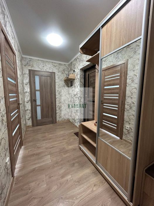 Продам затишну 2- кімнатну квартиру з меблями та технікою у новому буд