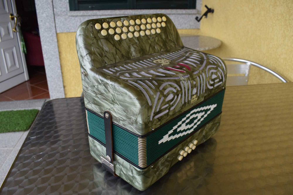 Concertina Tel 2 voz. Sol# Do# Fa#