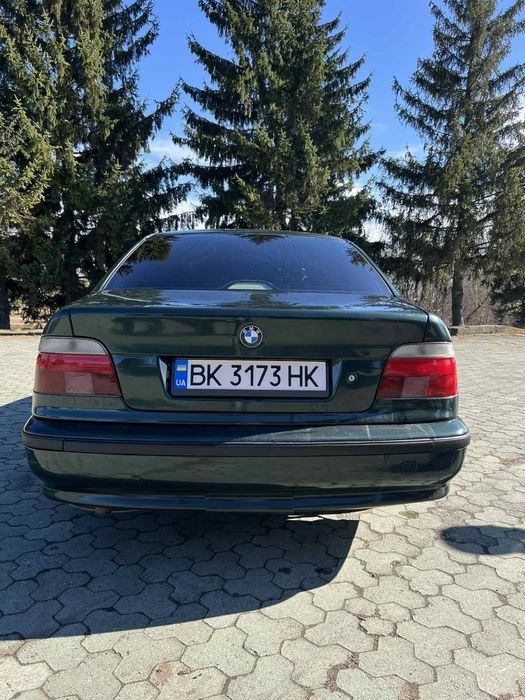 Продам машину  БМВ е39