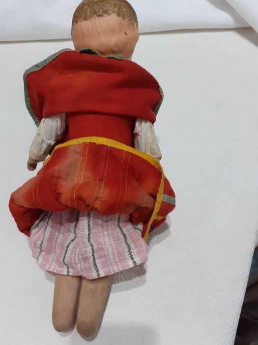 Very old papier-mâché doll with traditional attire from the island of Madeira64586357828353124