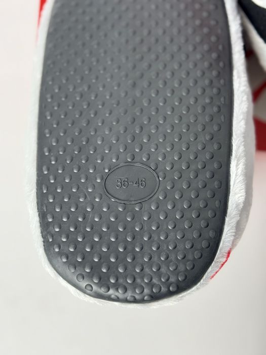 Kapcie pluszowe jak Nike Jordan 1