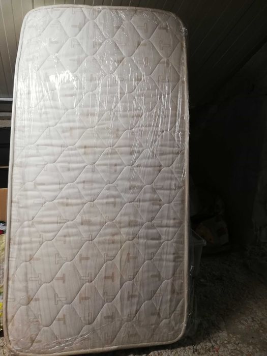 Colchão Trama Viscoelástico 139x69x13 cm – Usado