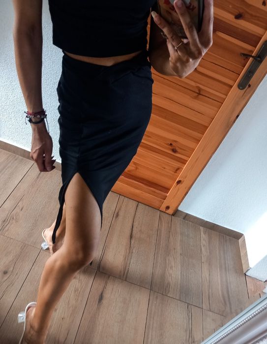 Spódnica midi z rozcięciem XS S