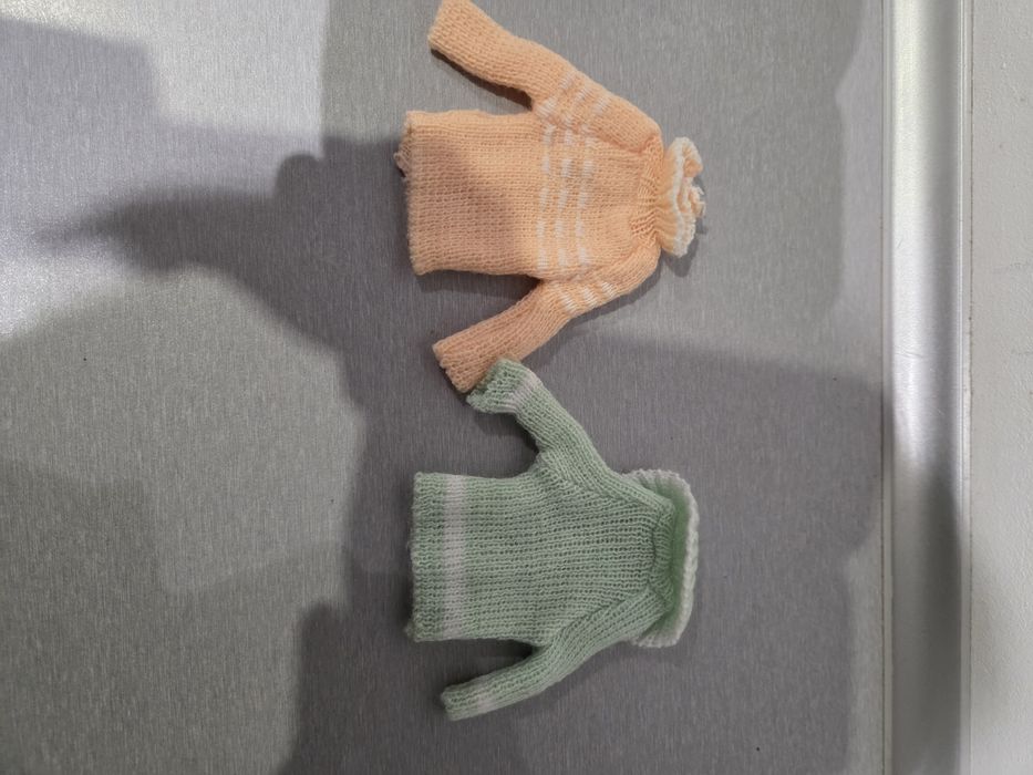 Sweterki vintage dla lalek typu Barbie